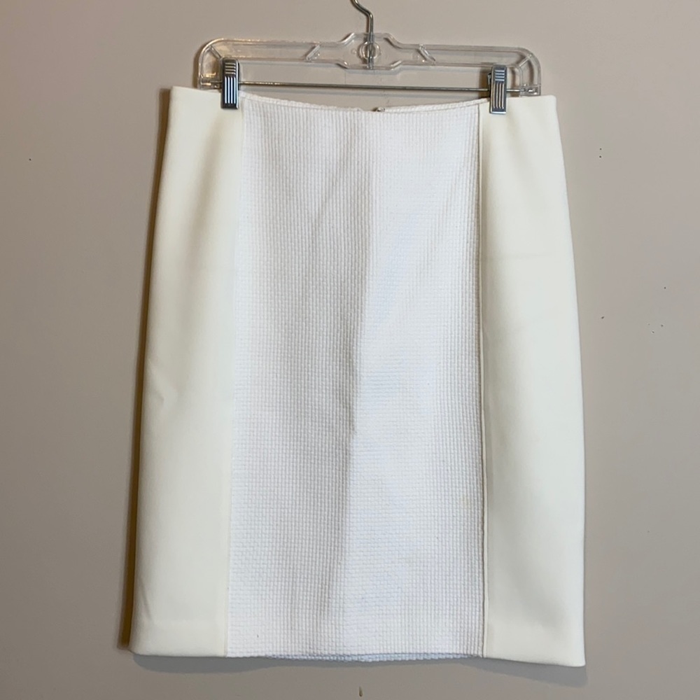 T Tahari White and Cream Pencil Skirt size 8